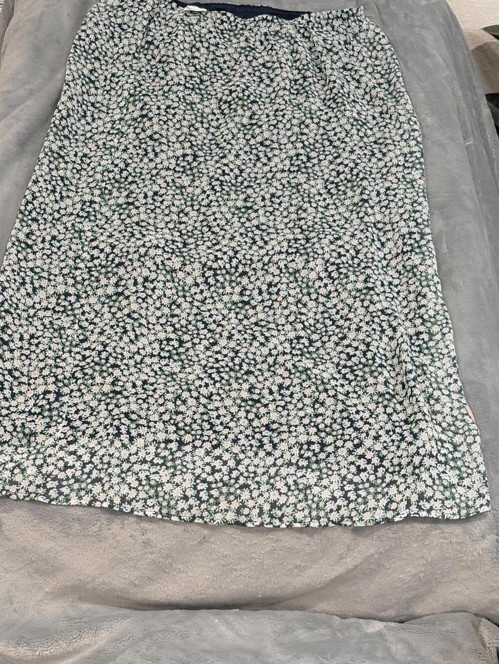 No Boundaries Floral Two-Piece Skirt Set, Size M (8-10) - Picture 8 of 15